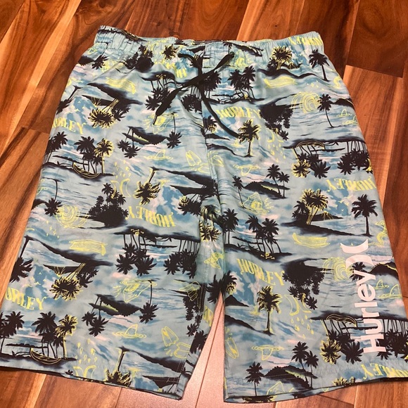 Boy’s Size 18 Tropical Swim Shorts - Picture 1 of 7